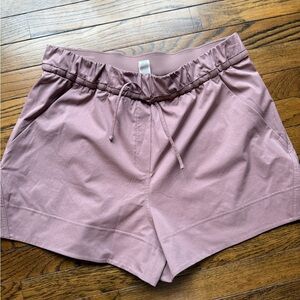 Lululemon cinchable waist hr shorts